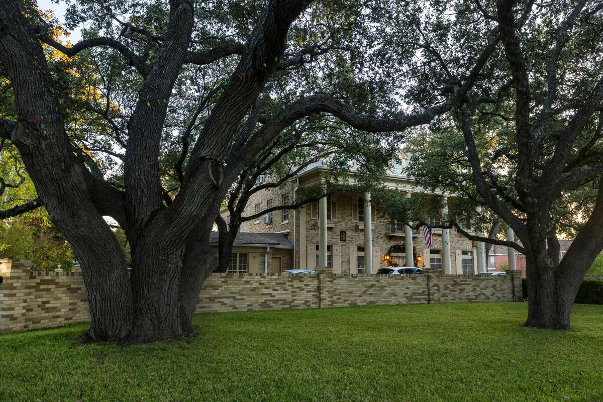 A home at 334 W Kings Hwy. in the Monte Vista Historic District owned by the Oblate Title Holding Corp of the Missionary Oblates of Mary Immaculate is seen Monday, Nov. 15, 2021. The home was valued at $1,353,550 by the Bexar Appraisal District in 2021.