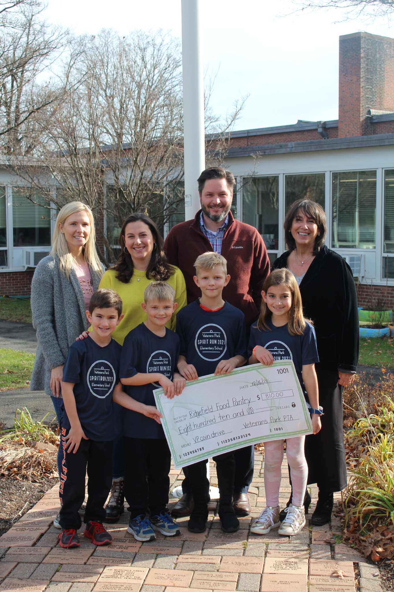 Veterans Park coin drive raises hundreds for Ridgefield's food pantry - Vimarsana News