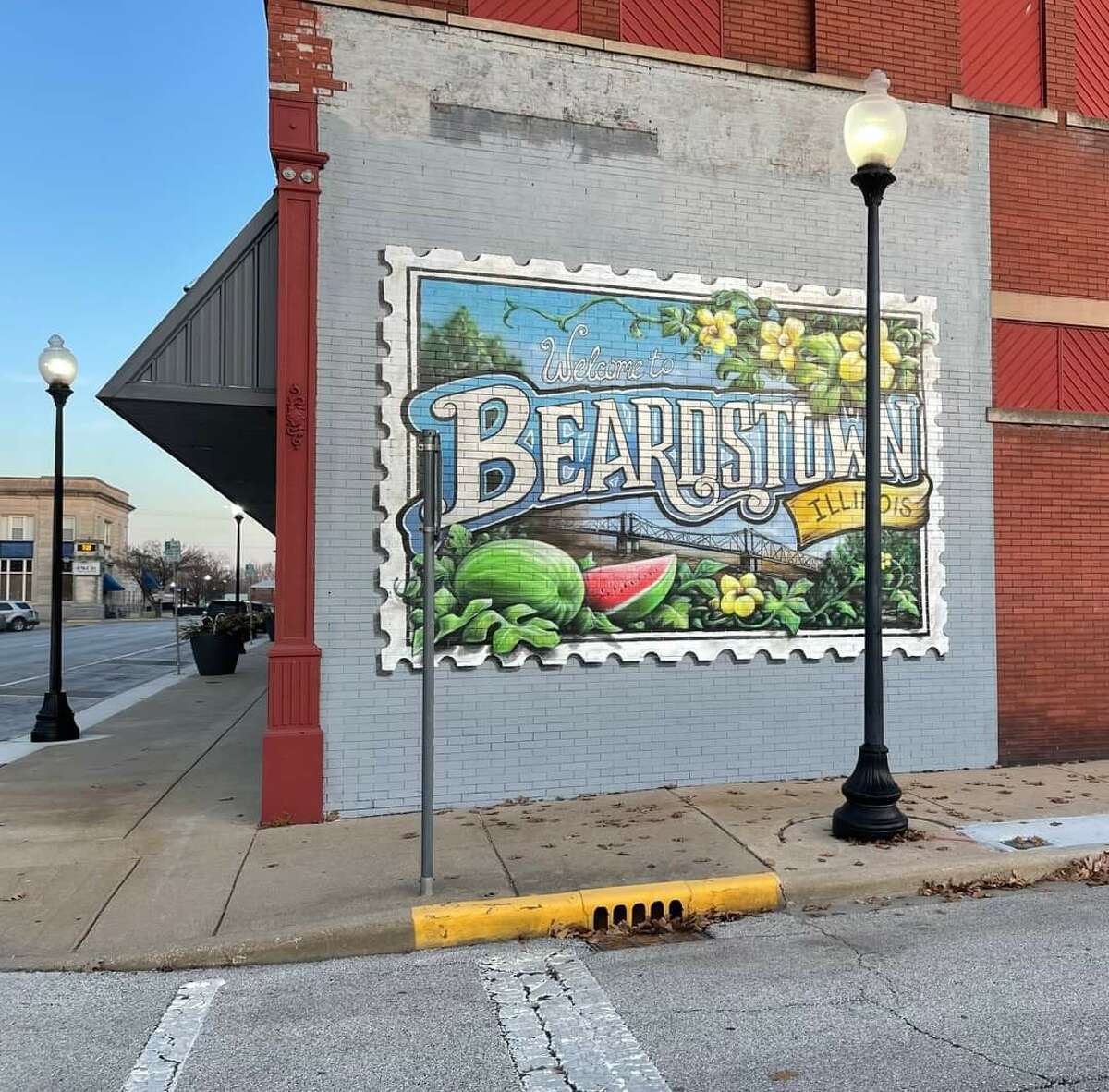 Beardstown unveils second of four murals