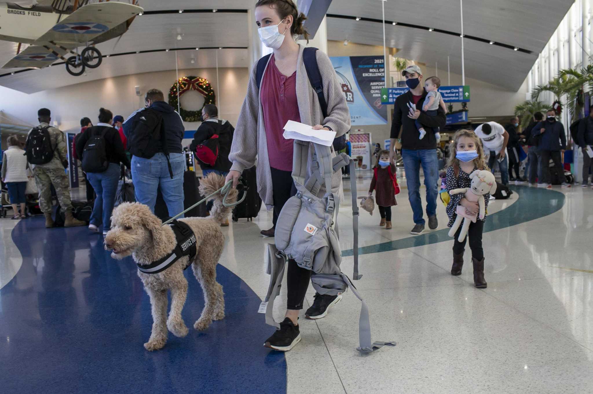 Flights canceled, delayed on Christmas Day at San Antonio airport - Vimarsana News