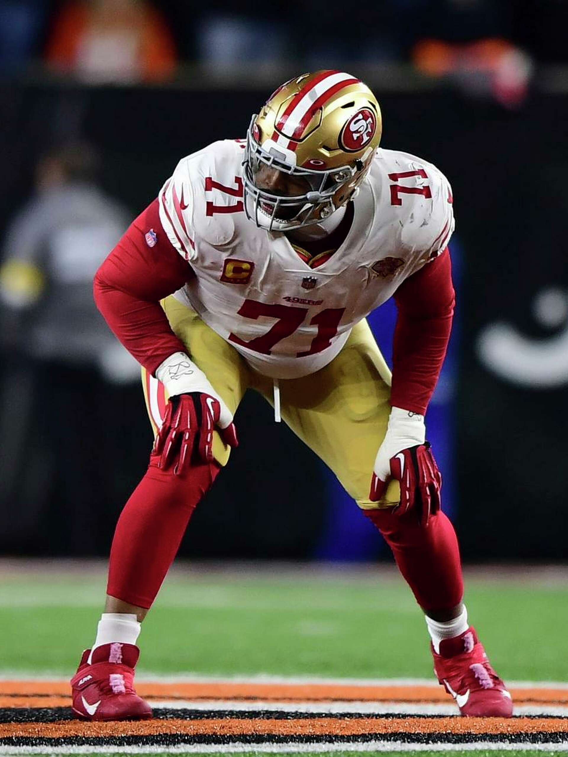 49ers' Trent Williams touched by strong locker-room support