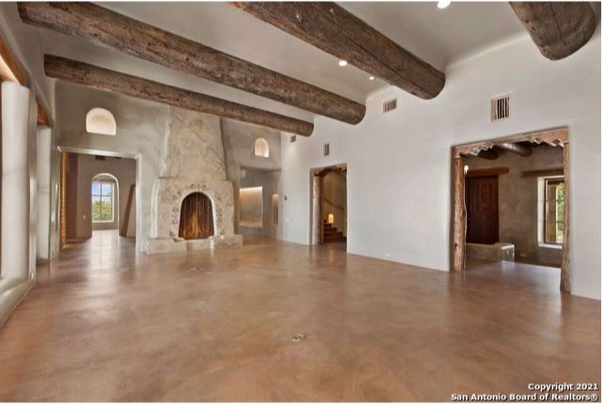 George Strait finally sells his 12-acre hilltop mansion in San Antonio ...