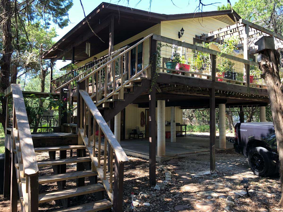The lake house north of San Antonio is available to rent. How much will run you?