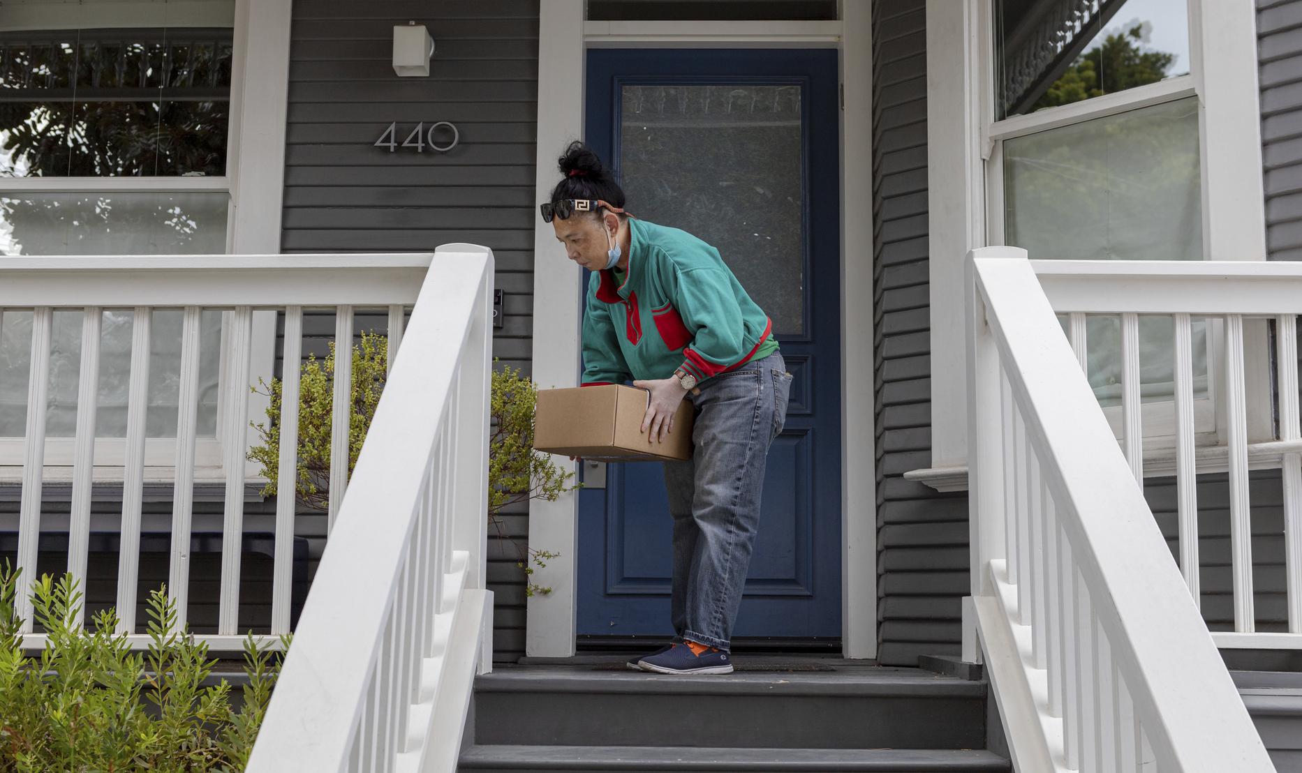 New Bay Area food-delivery services keep launching. Can they compete with  DoorDash?