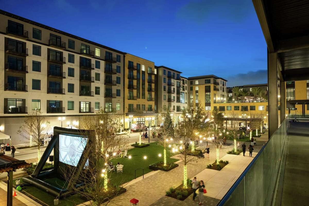 GID Development Group announced the opening of The Sterling apartments in the second phase of its Regent Square development in the Montrose area. The 590-unit complex adjoins a collection of retail buildings with outdoor plazas being developed on eight acres at the southwest corner of West Dallas Street and Dunlavy.