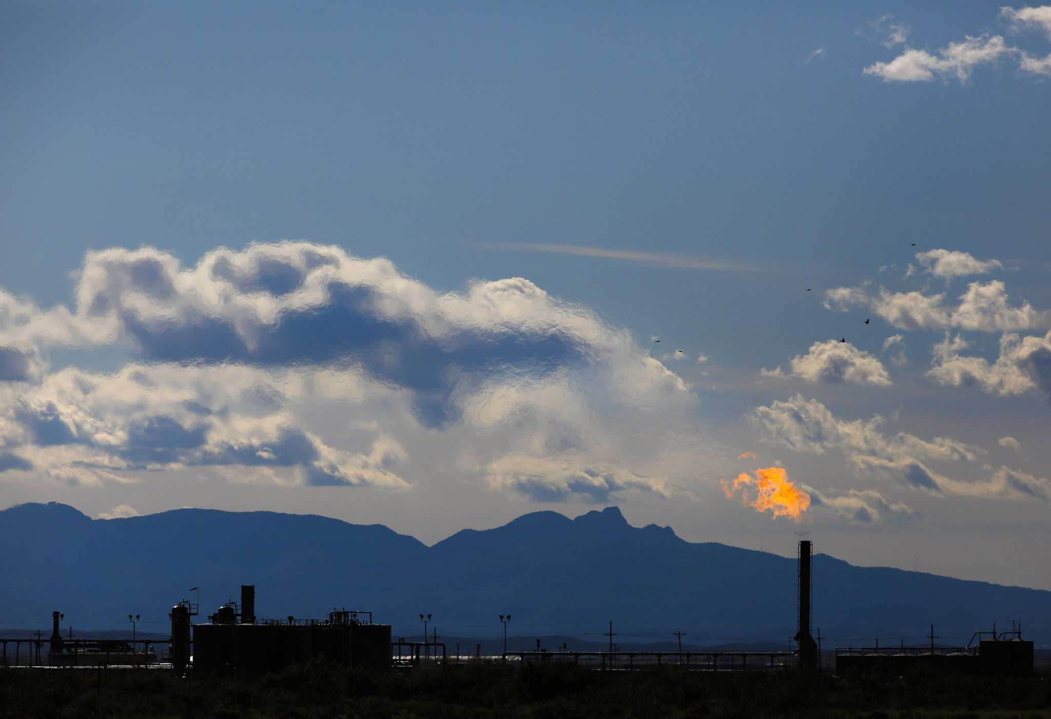 SEC's new climate rule: Here's what's at stake for oil companies - Vimarsana News