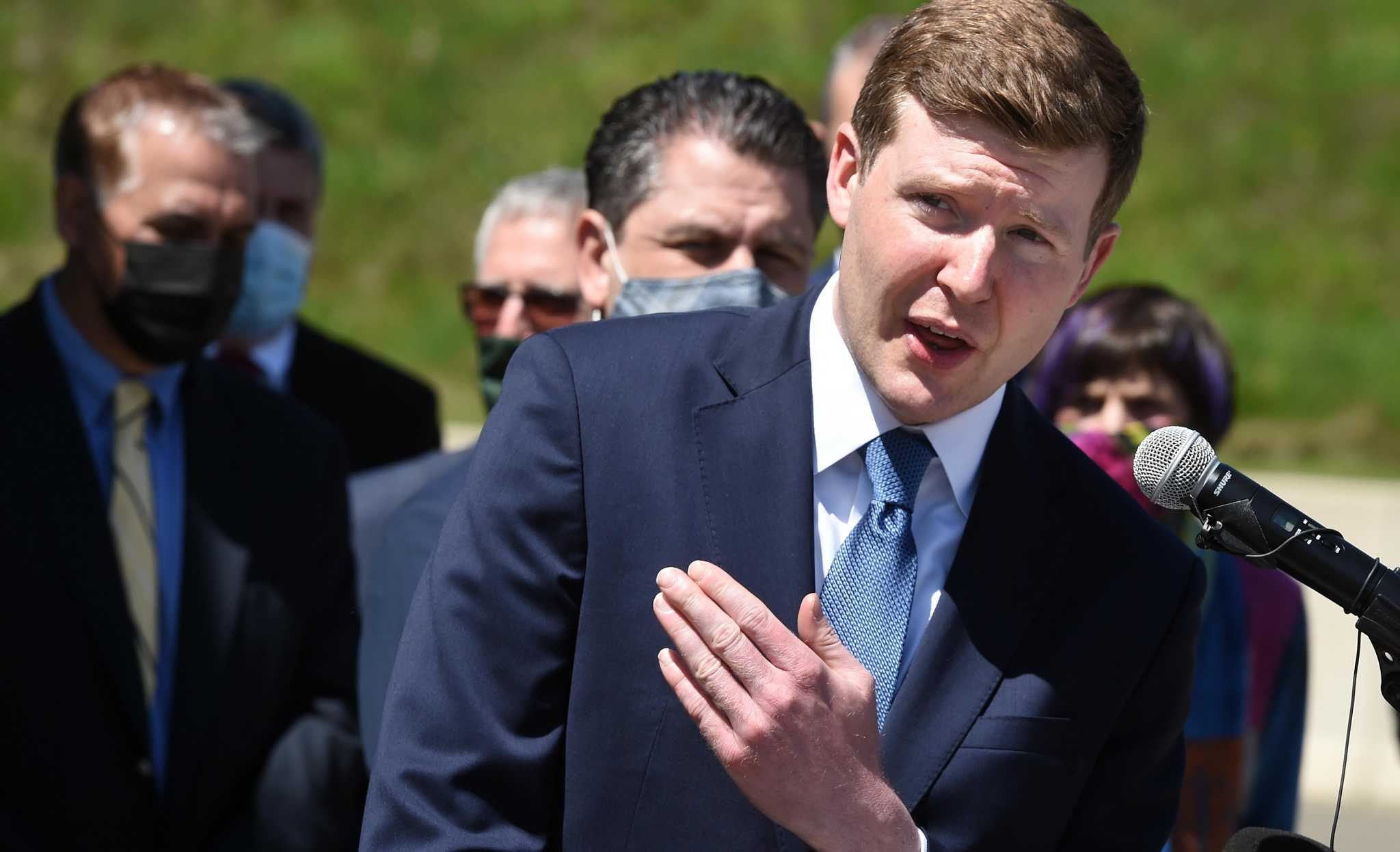 Dan Haar: Scanlon reaps $26,500 on Day 1 but isn't sure he wants to be comptroller - Vimarsana News