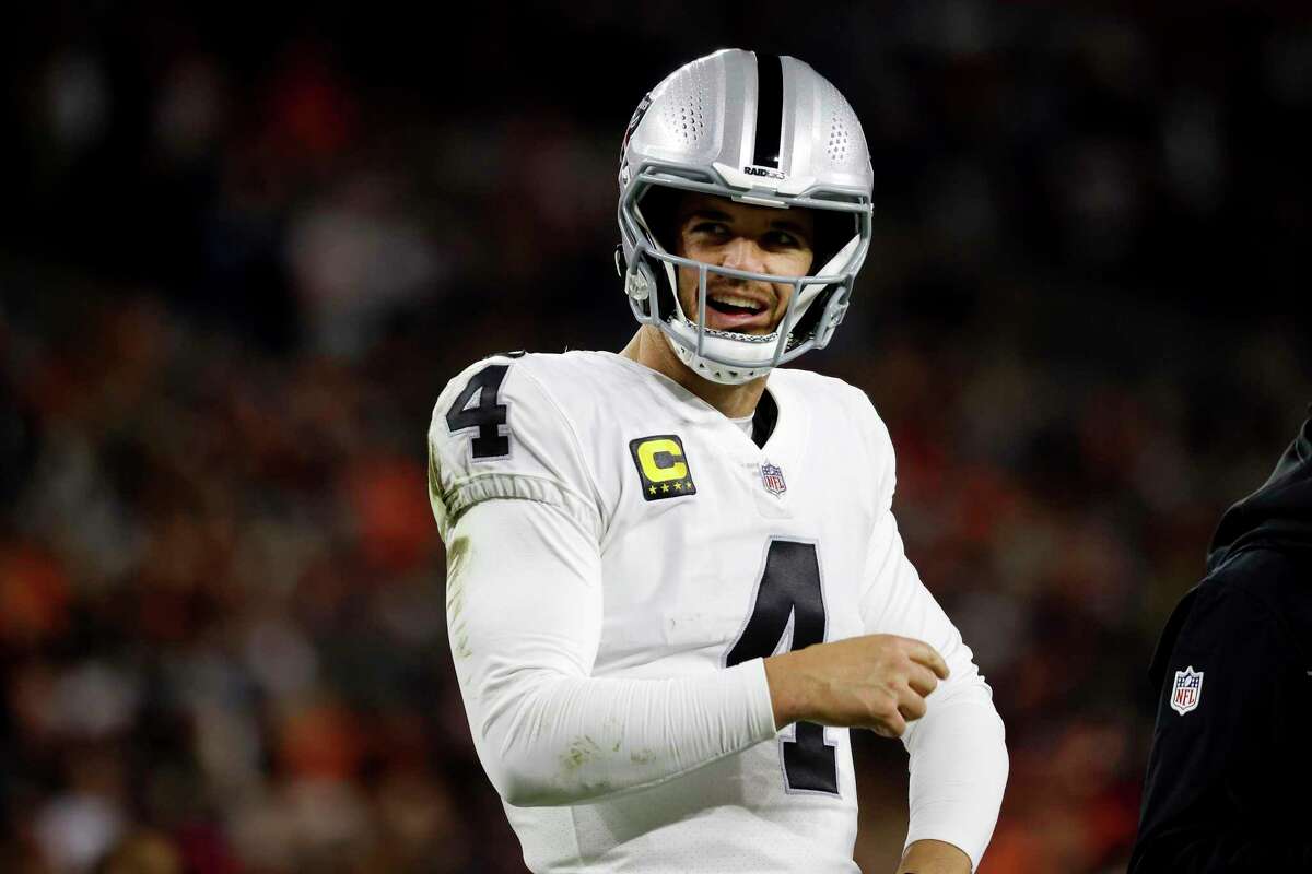 Derek Carr and the Raiders, looking for a playoff spot, host the Broncos at 1:25 p.m. Sunday. ( Channel: 5Channel: 13Channel: 46/104.5, 680)