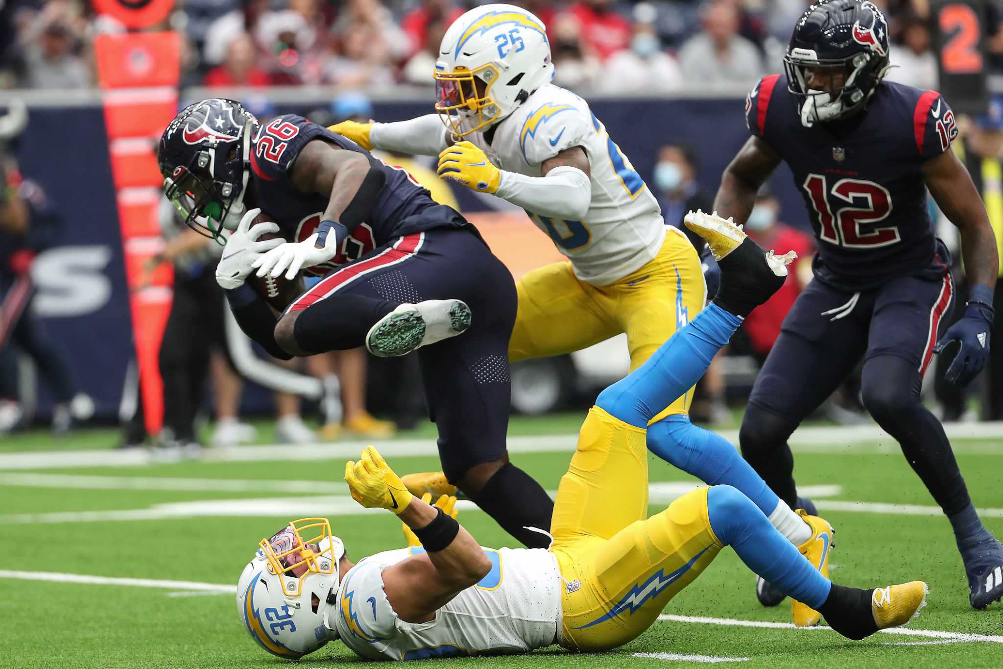 Los Angeles Chargers tight end Tre' McKitty (88) warms up on the