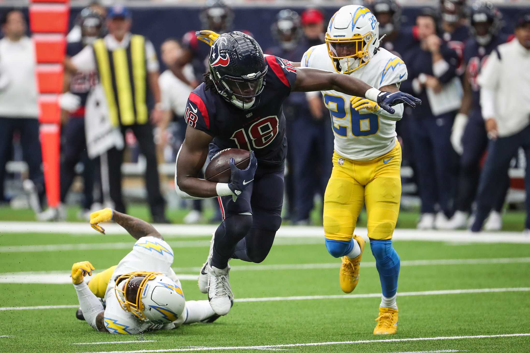 December 4, 2022, Houston, Texas, U.S: Houston Texans wide receiver Phillip  Dorsett (4) talks with