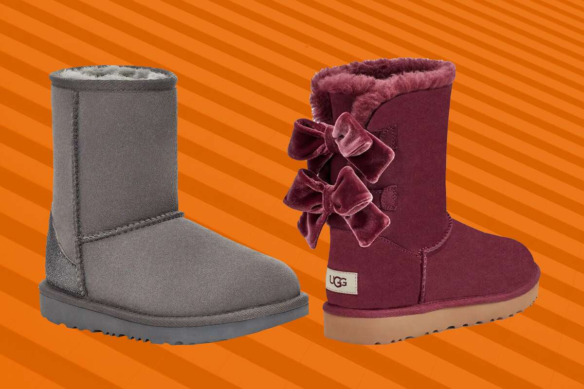 Wat Samenwerking klep FYI, there are a ton of cozy UGGs on sale at Nordstrom Rack right now