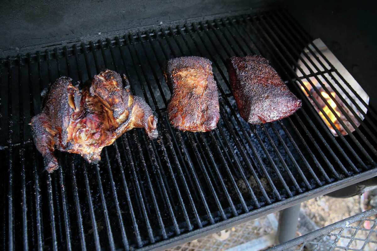 Smoking with pecan wood: Everything the barbecue chef needs to know ...