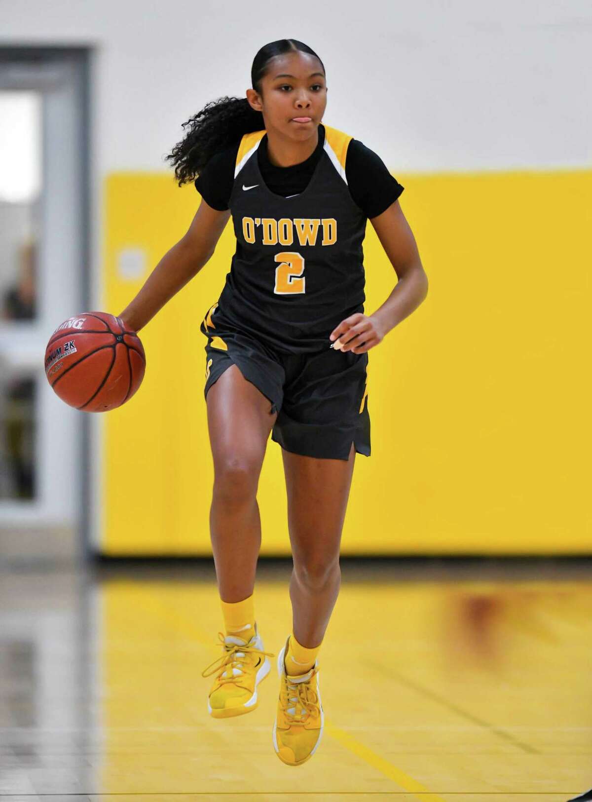 Bishop O'Dowd senior guard Amaya Bonner, who has signed to Cal, leads the team with a 23-point, 10.8 rebounds and 4.8 steals averages per game for the 6-0 Dragons.