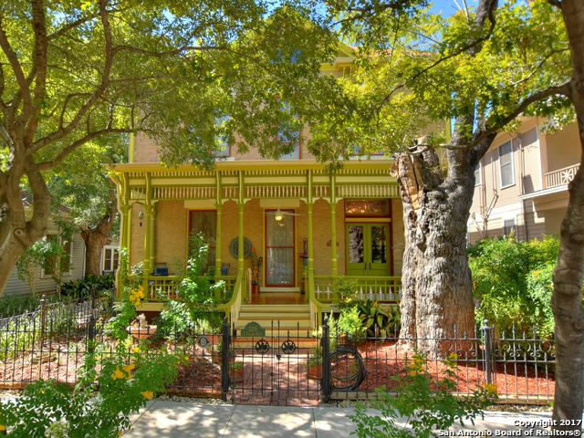 Photos: A Victorian King William home is on the market for $1.2M. It comes with a bed and breakfast. - Vimarsana News