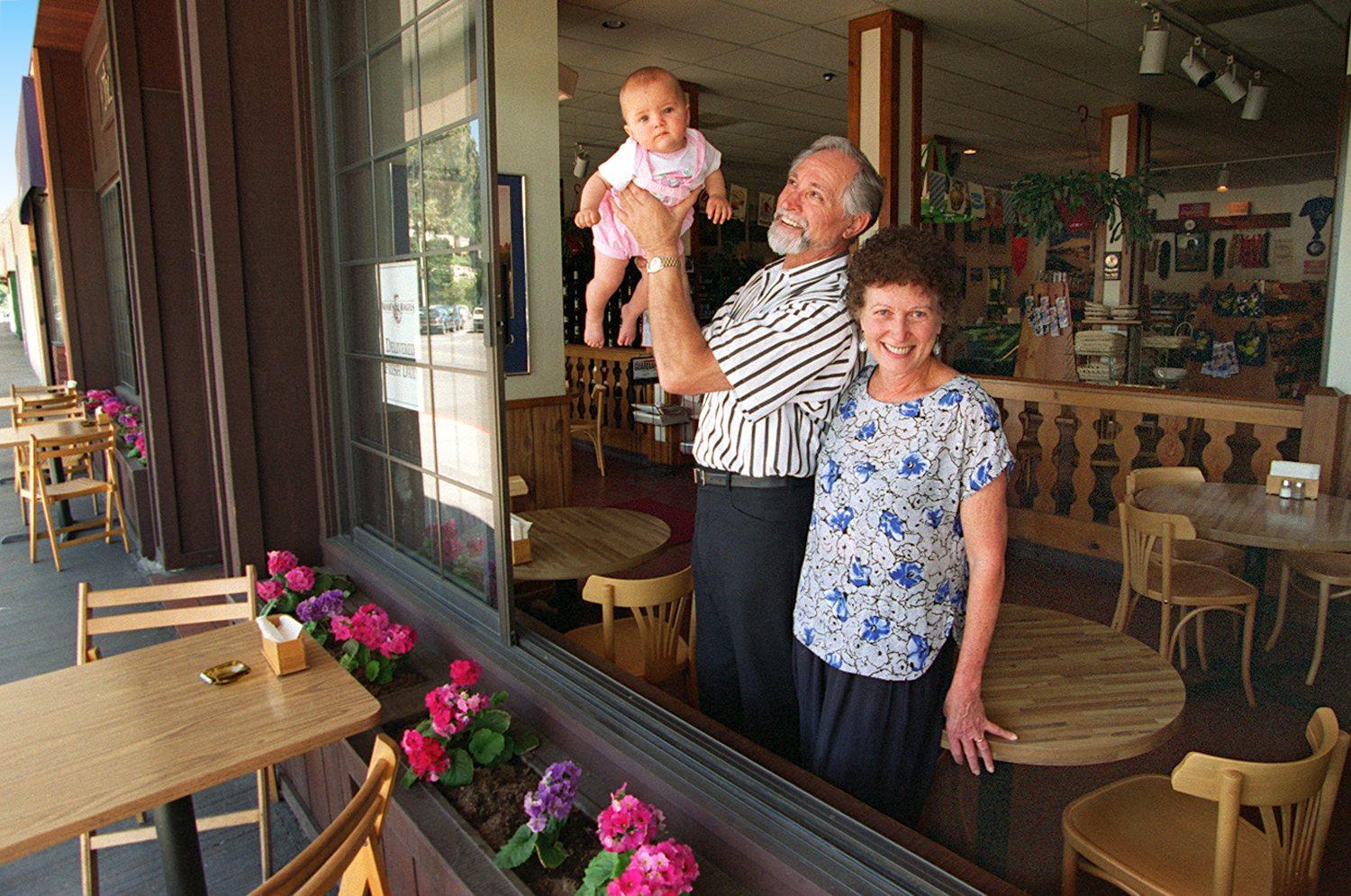 East Bay's European deli the Junket to close after 42 years - Vimarsana News