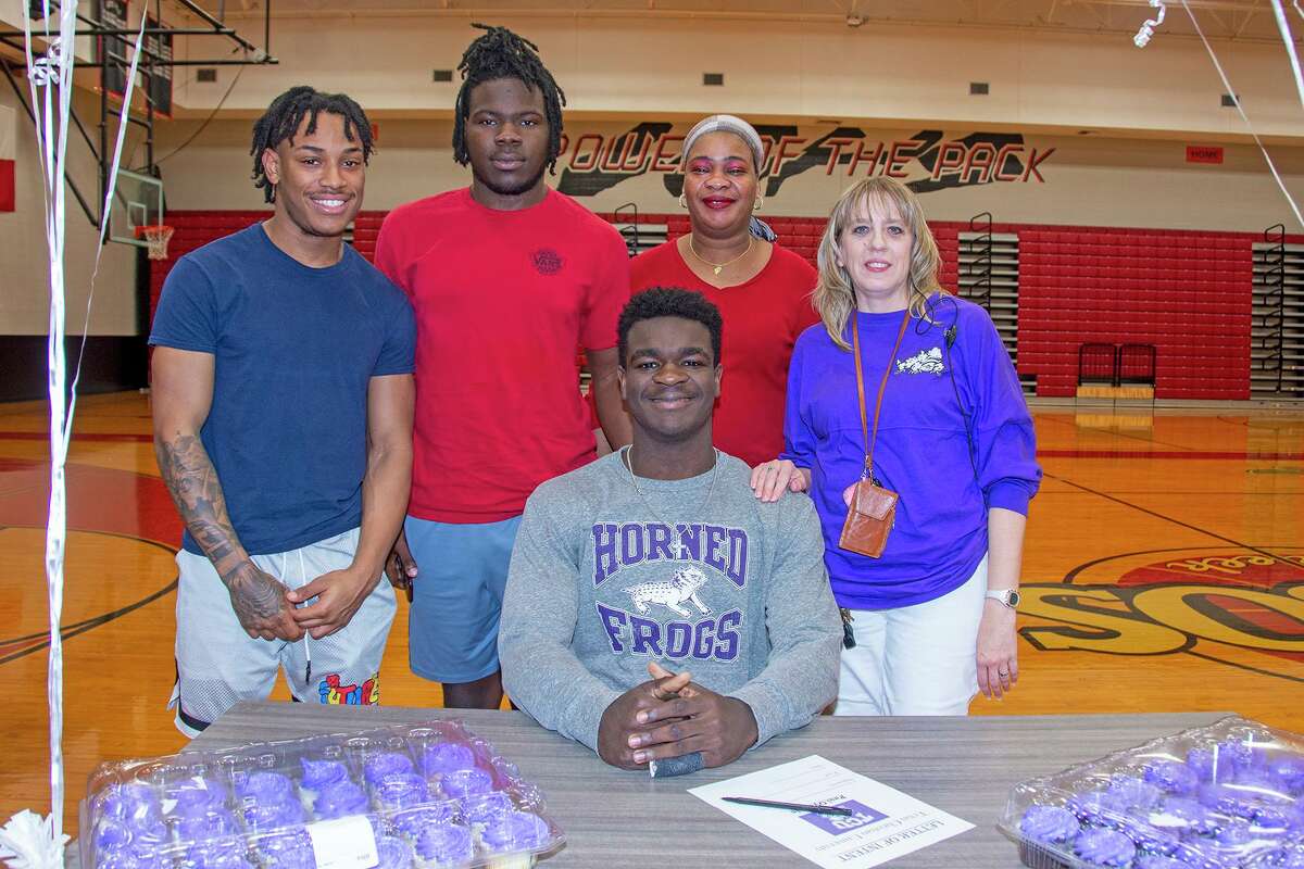 CFISD athletes ink letters on early signing period