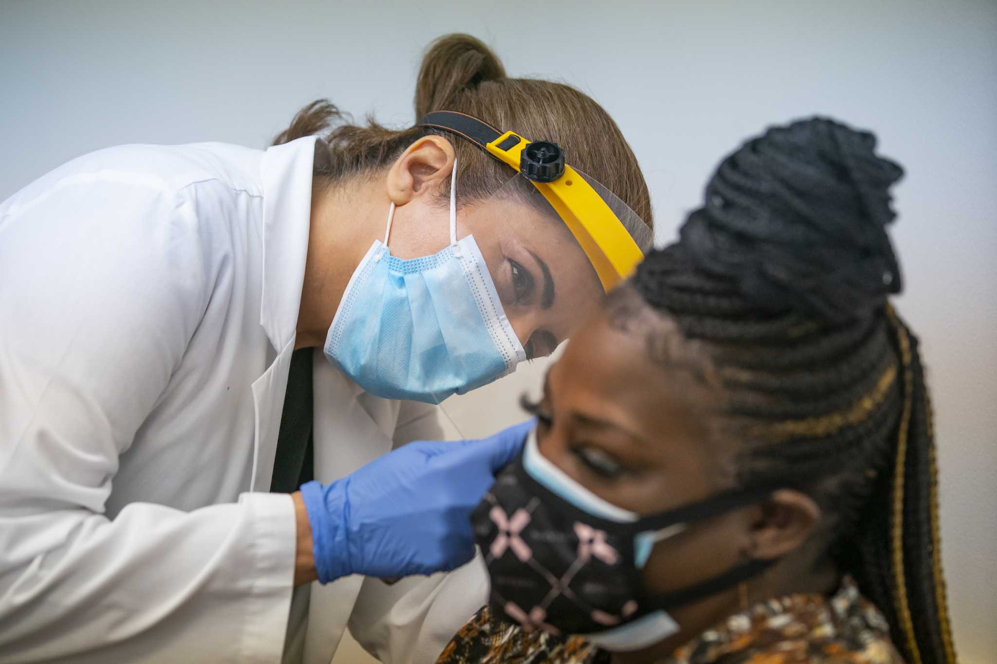 Fact check: Are unvaxxed 20 times more likely to die of COVID? - Vimarsana News