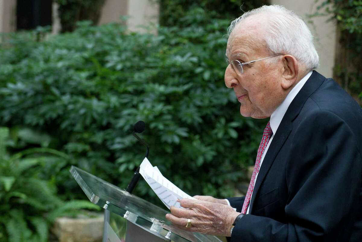 Carl Bennett, Caldor stores founder, philanthropist and ‘self-made