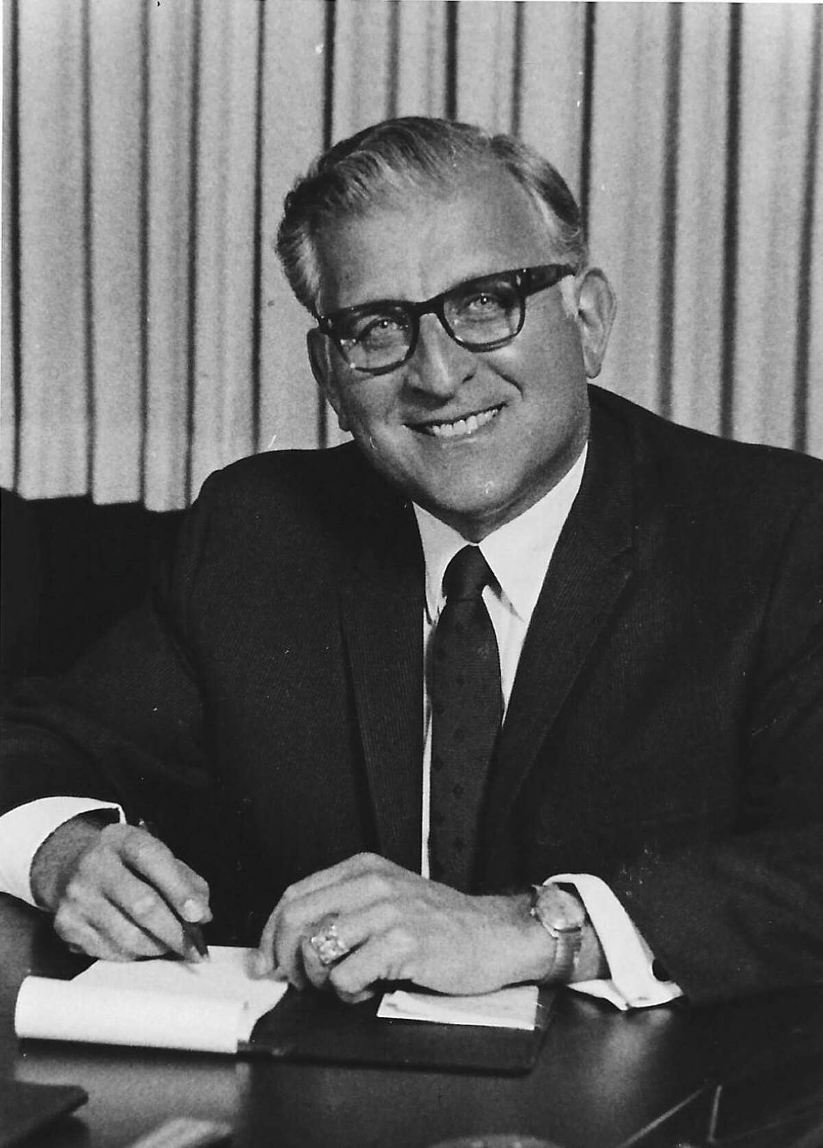 Carl Bennett, Caldor stores founder, philanthropist and ‘self-made