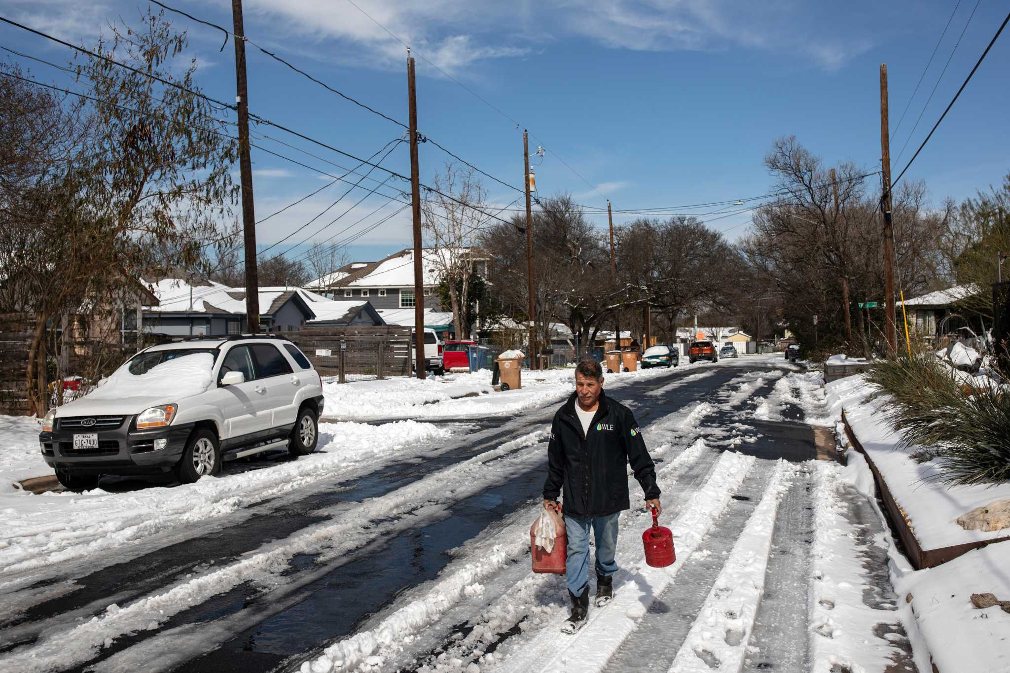 Gov. Greg Abbott intervenes in public messaging to put a positive spin on Texas' power grid - Vimarsana News