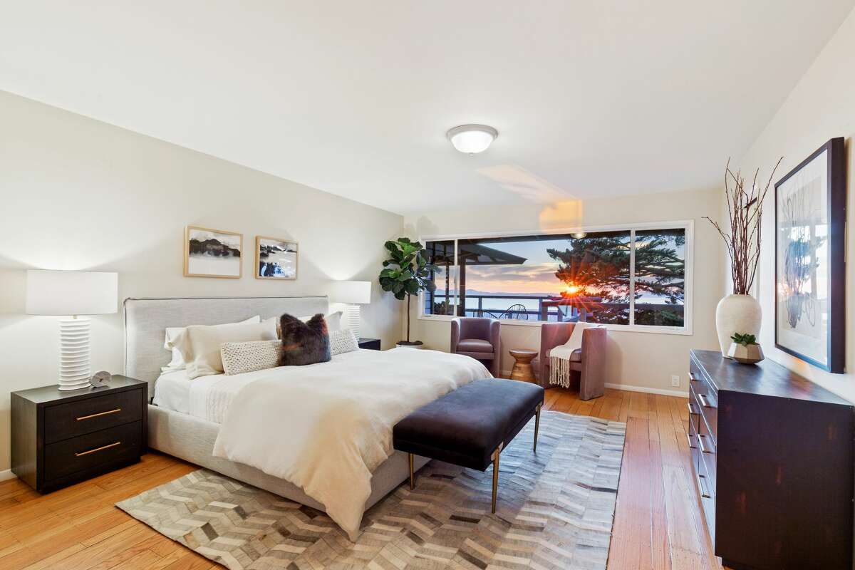 This bedrooms also enjoys iconic Berkeley vistas. 
