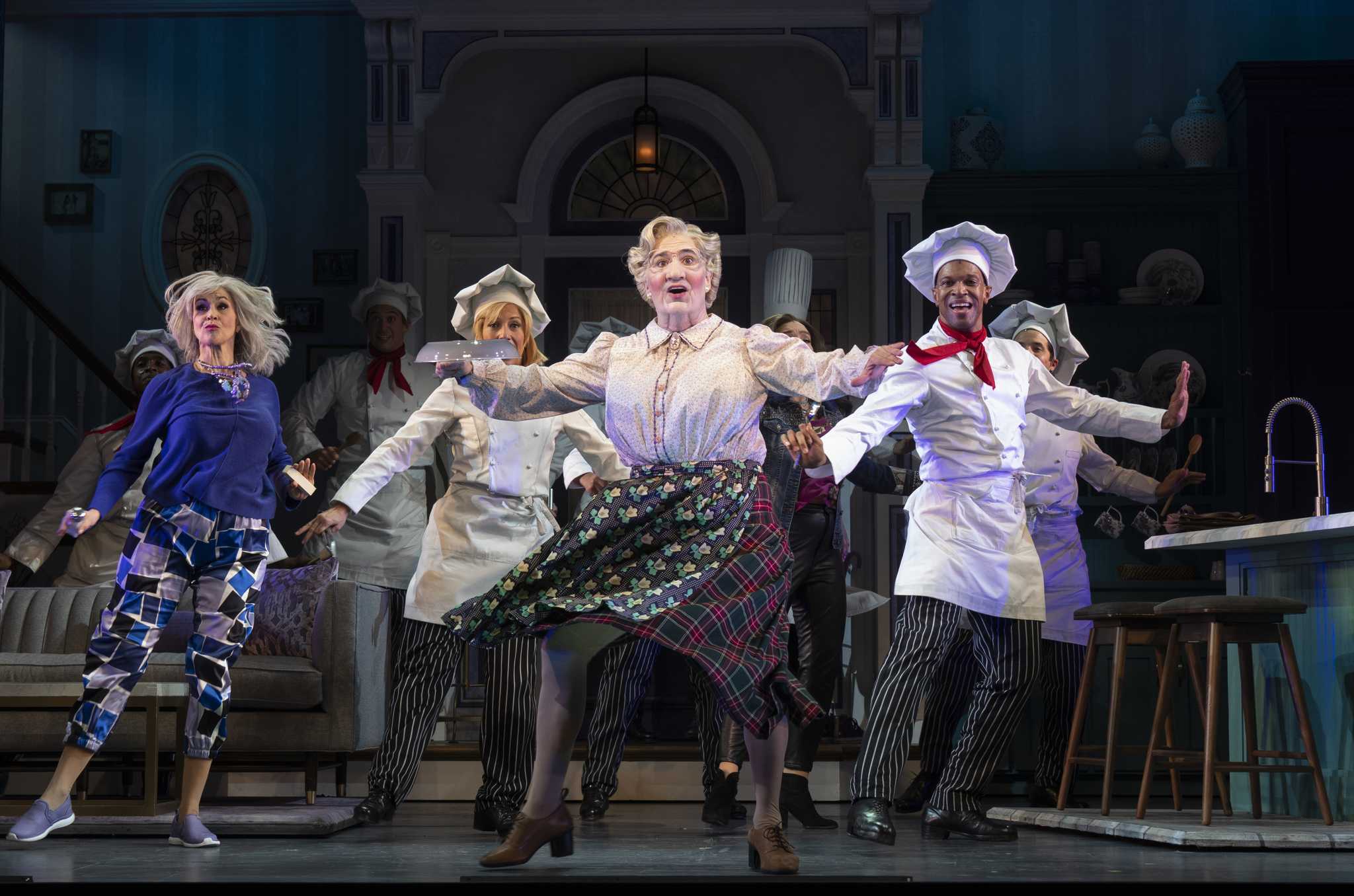 'Mrs. Doubtfire' on Broadway Is Pausing to Avoid Closing - Vimarsana News