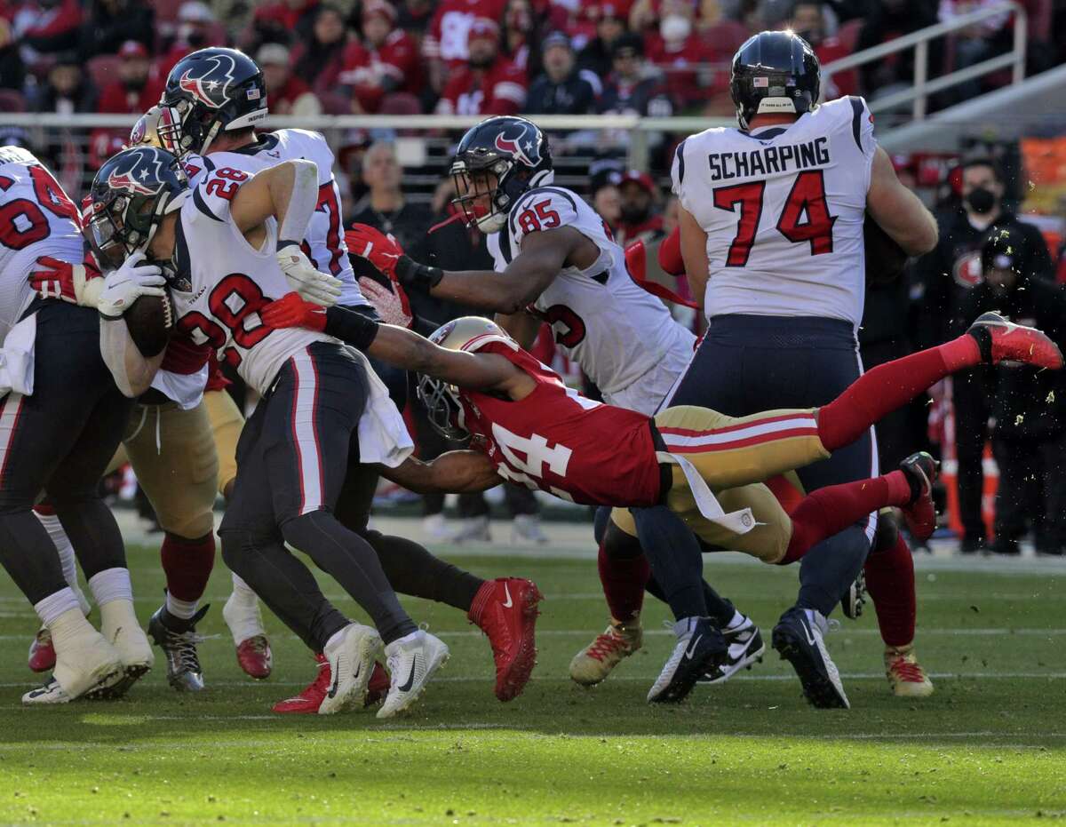 Texans guard Max Scharping (74) found himself a major part of the team's game plan during Sunday's loss to the 49ers.