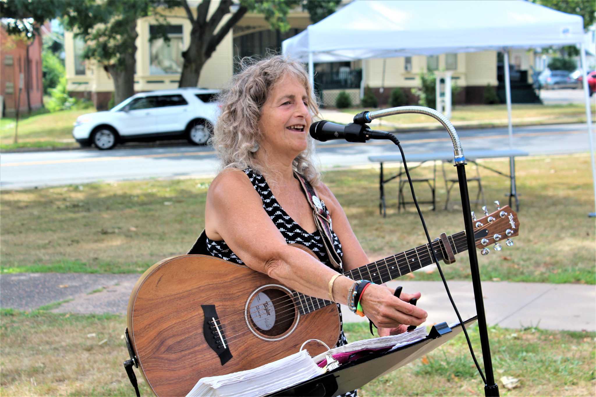 'Smiles' guitar giveaway to aid Middletown's Buttonwood Tree Jan. 15 - Vimarsana News