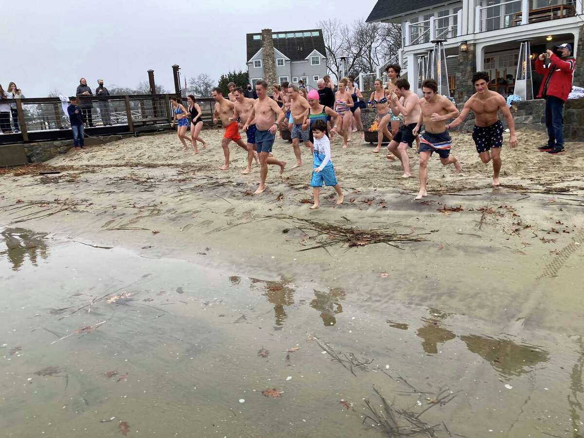 Darien’s Noroton Yacht Club holds first charity polar plunge