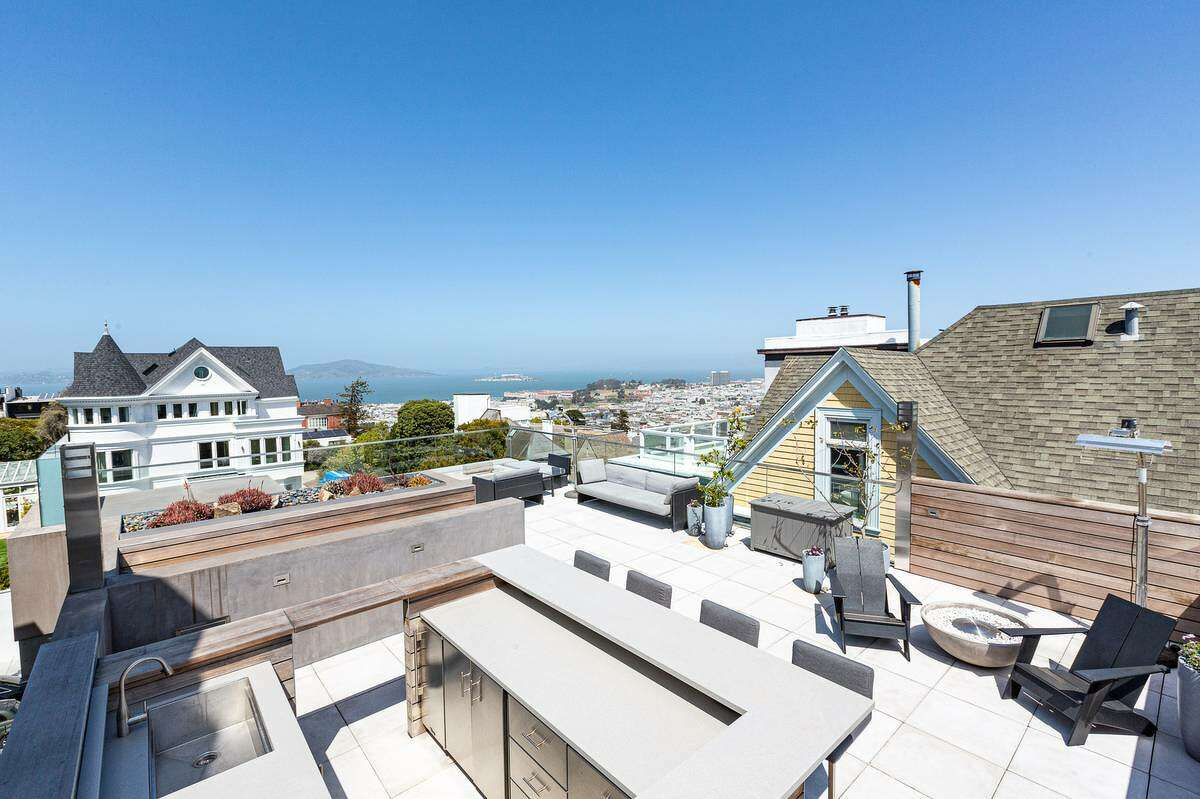 This Pacific Heights is for rent in San Francisco.
