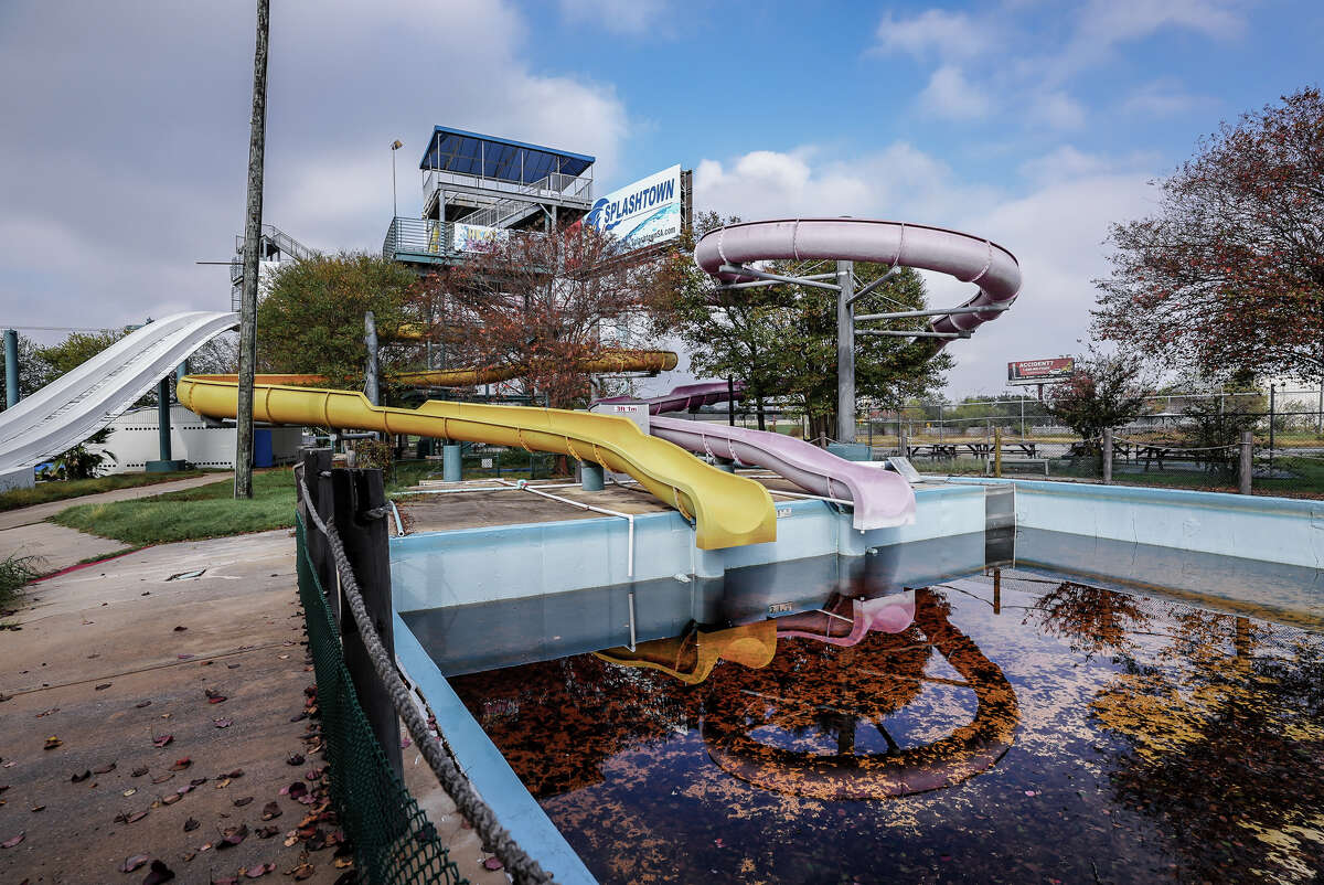 Robbie Brown, of Unknown Ventures, snapped what could be the last photos of Splashtown water park in 2021. Even abandoned, the water park remained popular.