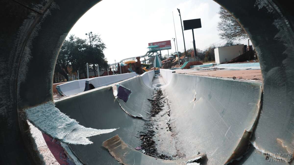 Photos of decaying Splashtown make one last wave online