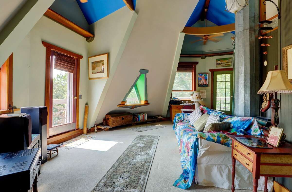 Real estate broker Mark Kanter said the home could have been a cousin to Woodstock’s handmade houses that were built in the 1970s and earlier.