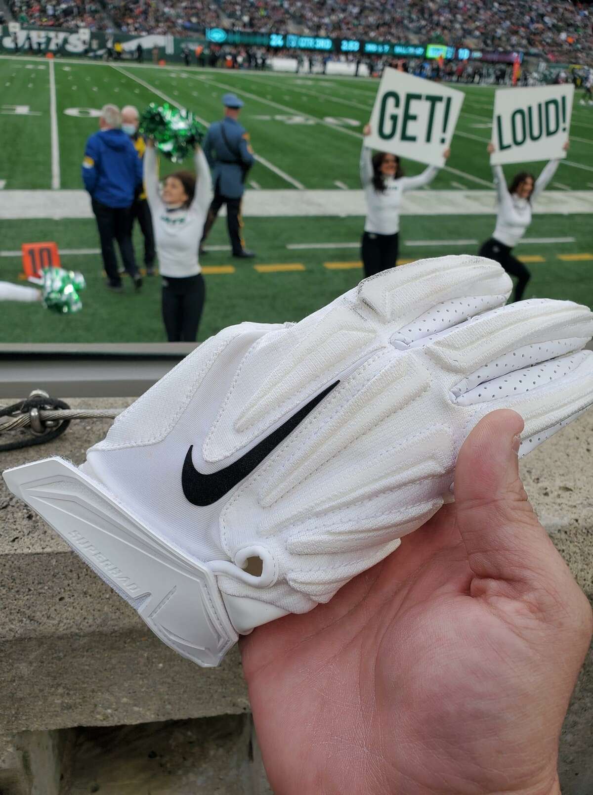 Beaumont resident caught Antonio Brown's glove after bizarre exit