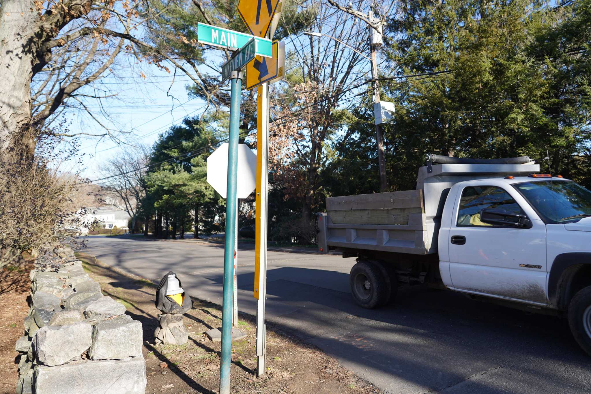 New Canaan plans new sidewalk in response to 'numerous calls,' petition - Vimarsana News