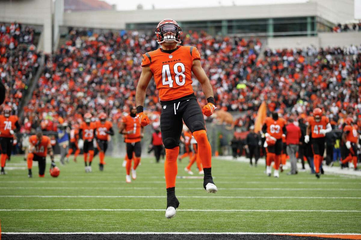Bengals OLB and state native Austin Calitro takes the field before Sunday’s game against the Chiefs in Cincinnati.