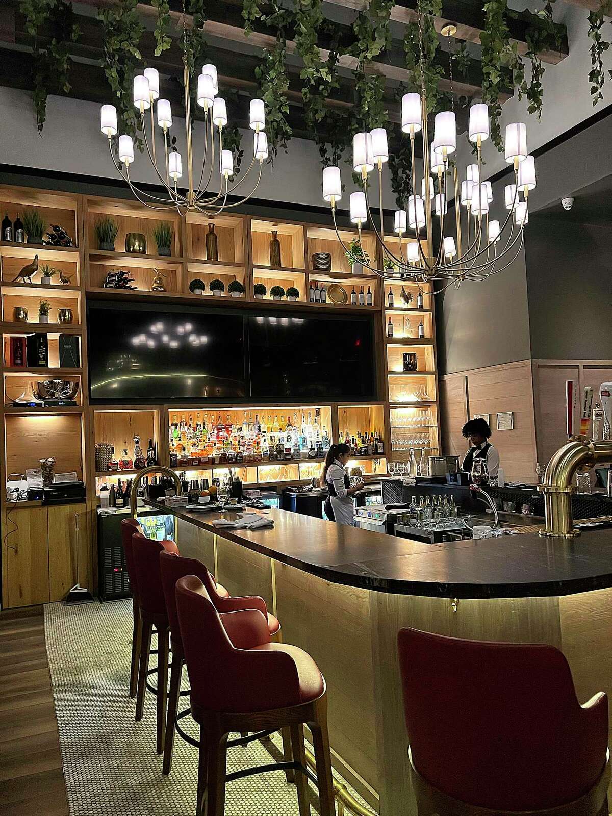 Review Tardif’s American Brasserie French restaurant near Dominion a