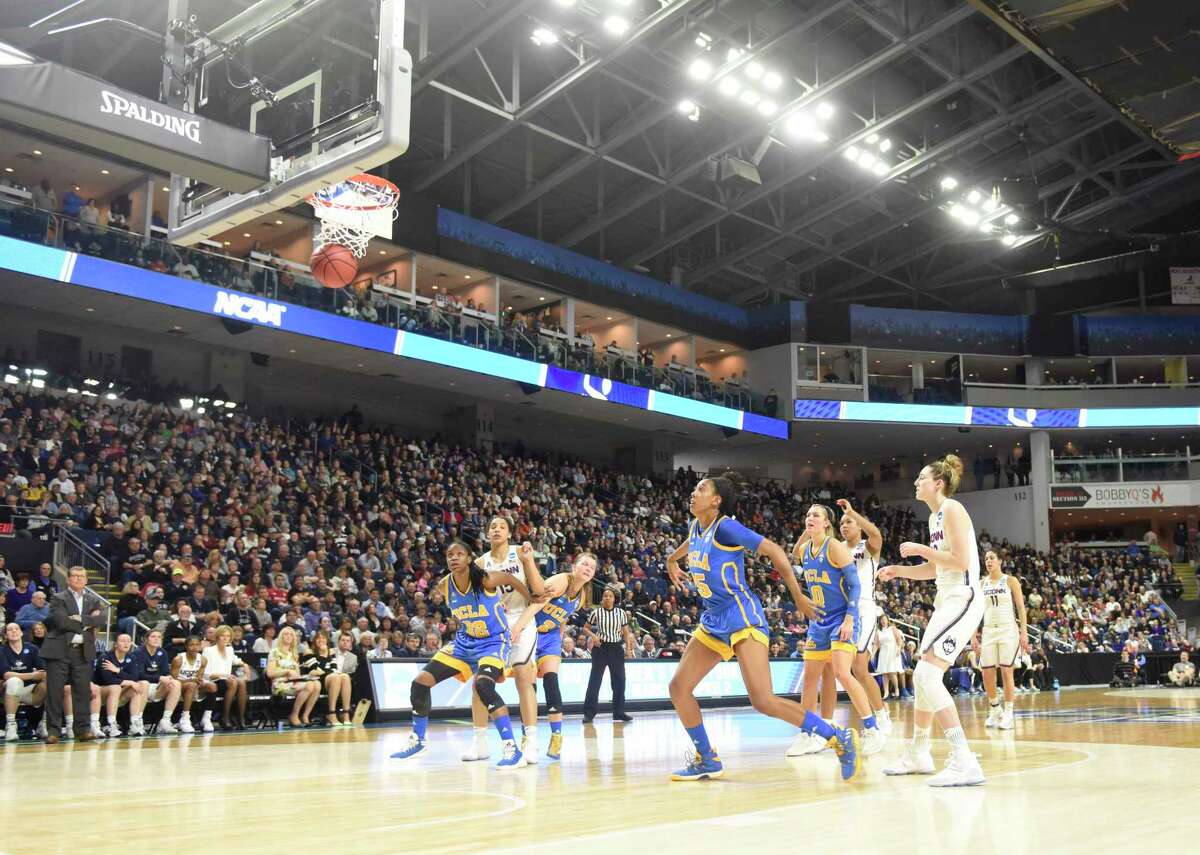 No. 1 UConn’s beat No. 4 UCLA 86-71 in the 2017 NCAA Division I Women’s Basketball Championship Regional Semifinal game at Webster Bank Arena in Bridgeport.