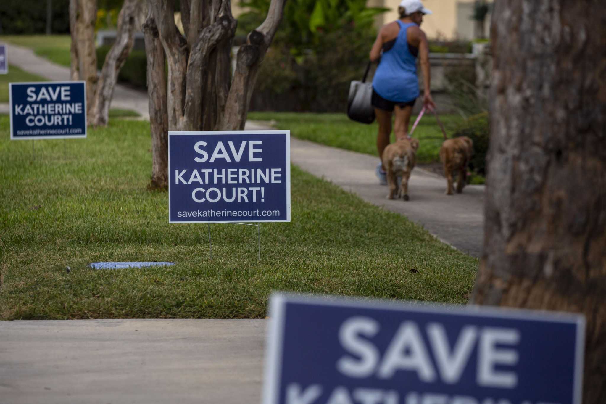Controversial Katherine Court zoning variances delayed by Alamo Heights board - Vimarsana News