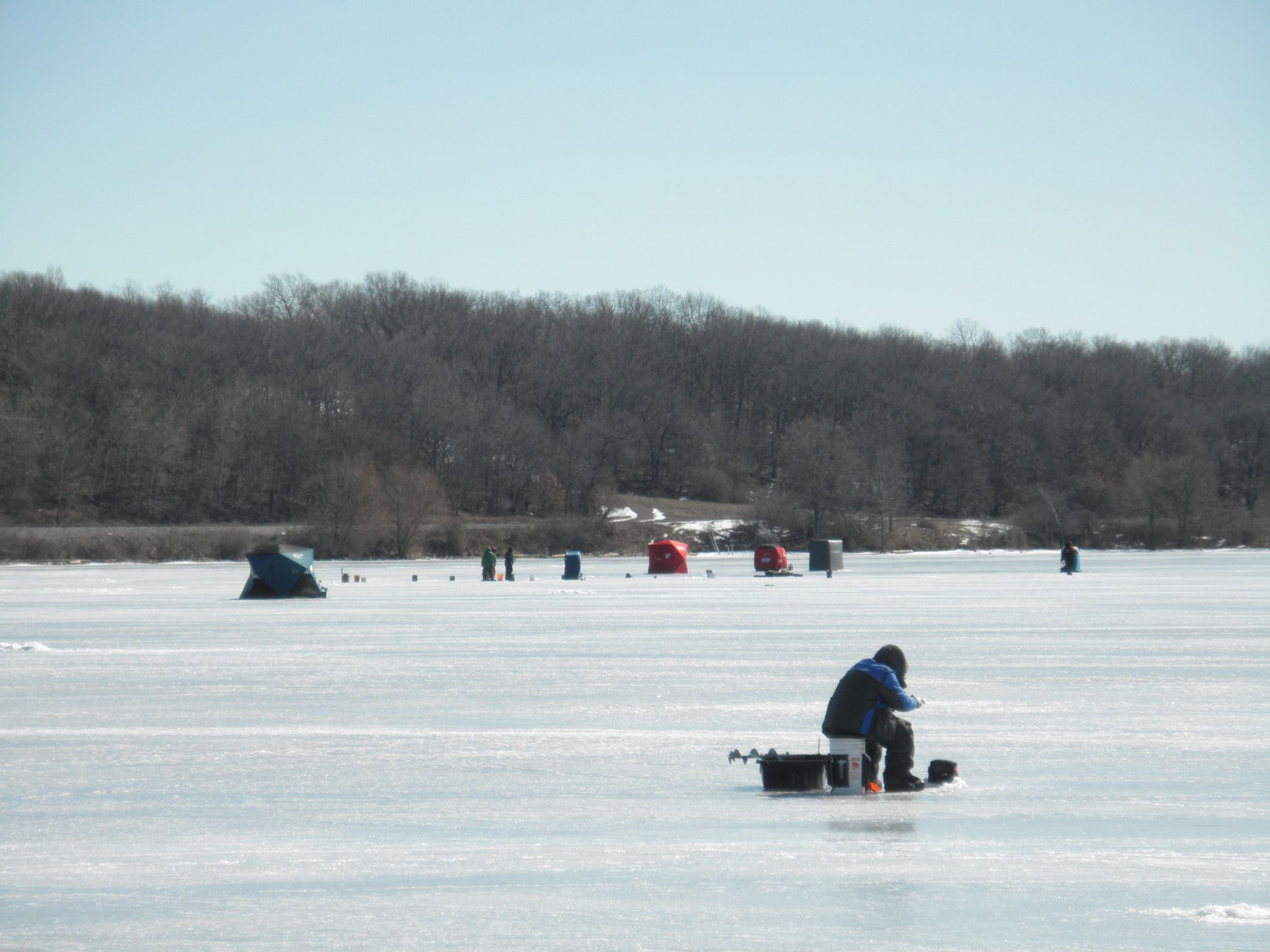 How to stay safe while ice fishing in Manistee County, beyond - Vimarsana News