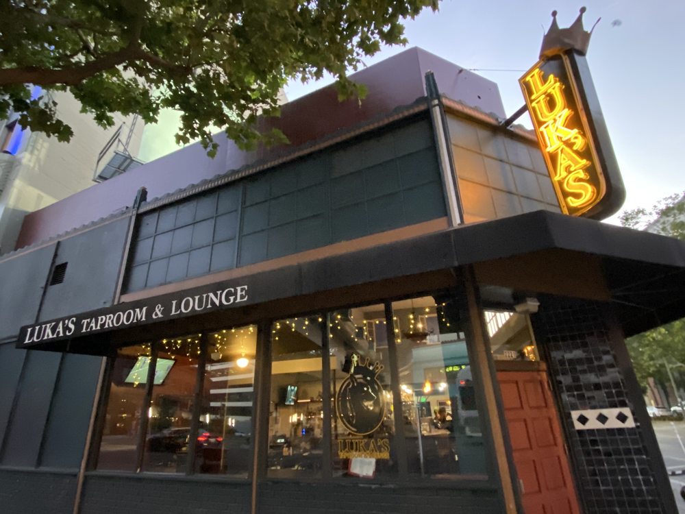 Popular Oakland bar and restaurant to close after 18 years