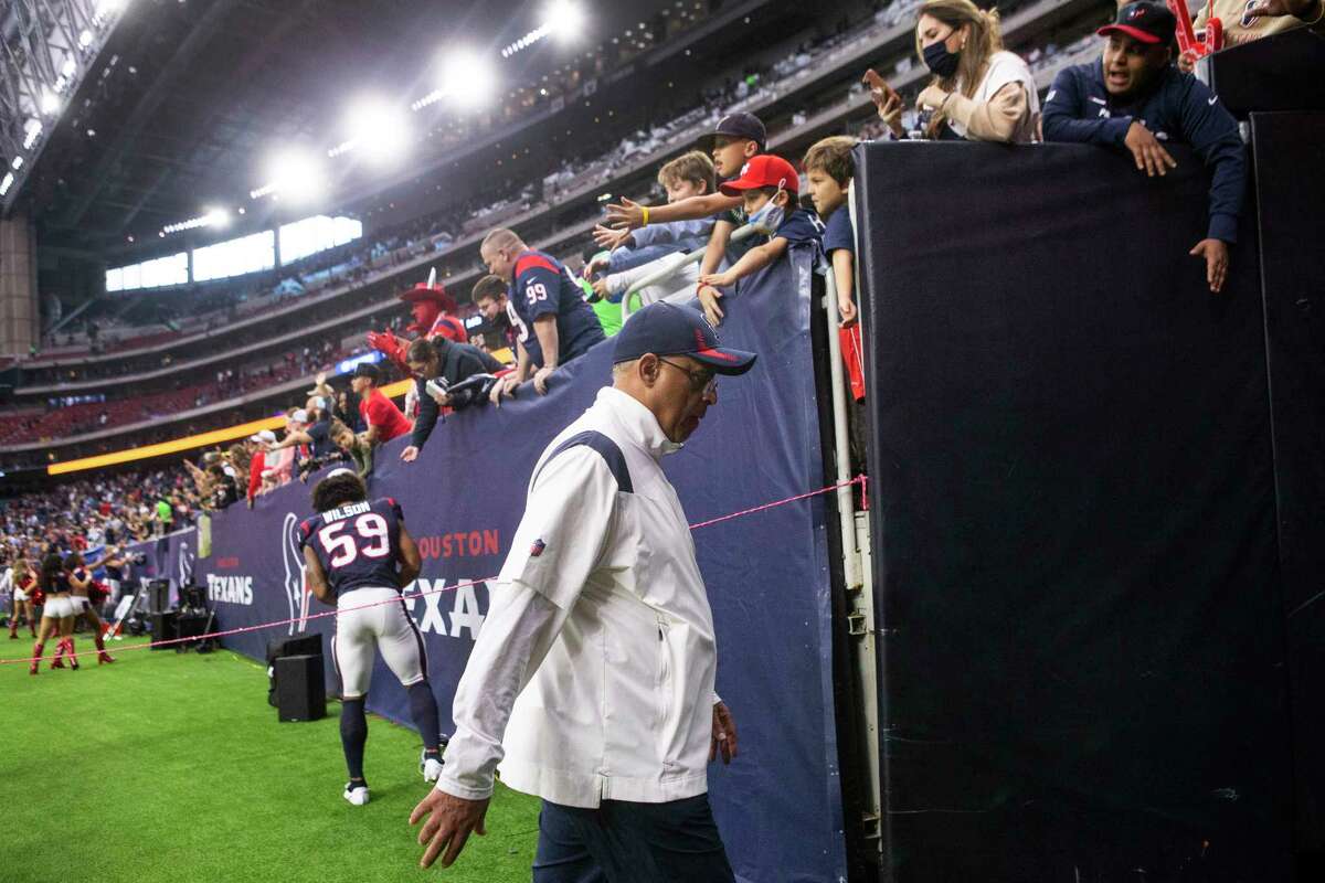 Houston Texans head coach David Culley walks off the field after the Texans 28-25 loss to the Tennessee Titans in an NFL football game Sunday, Jan. 9, 2022 in Houston.
