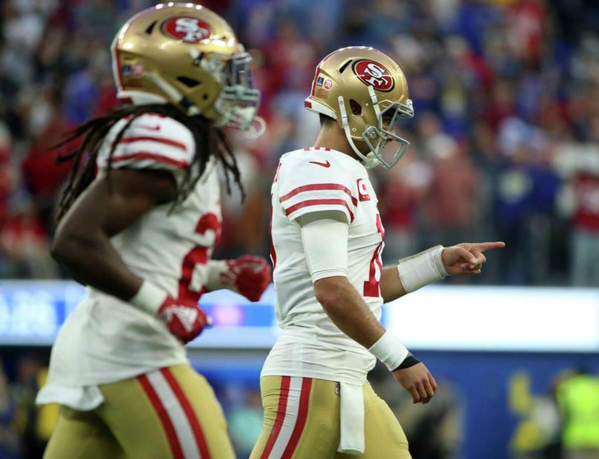 Jimmy Garoppolo was 14-of-20 for 226 yards and a touchdown after halftime as the 49ers rallied to win.