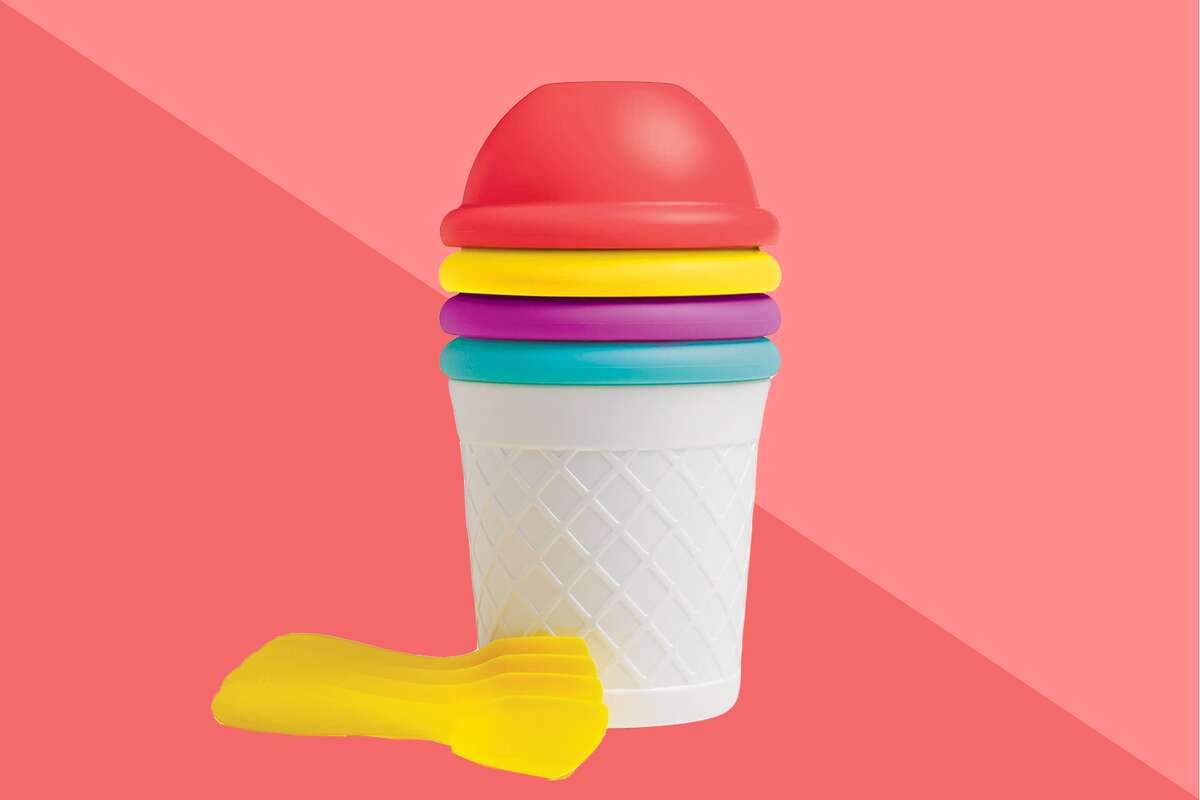 This 7 dish set is ready for your next ice cream party