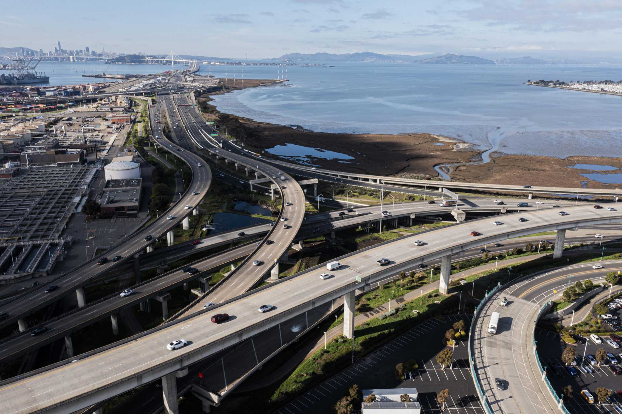 Bay Area freeway shootings have nearly quadrupled in 4 years. Nearly half of them occurred in one county - Vimarsana News