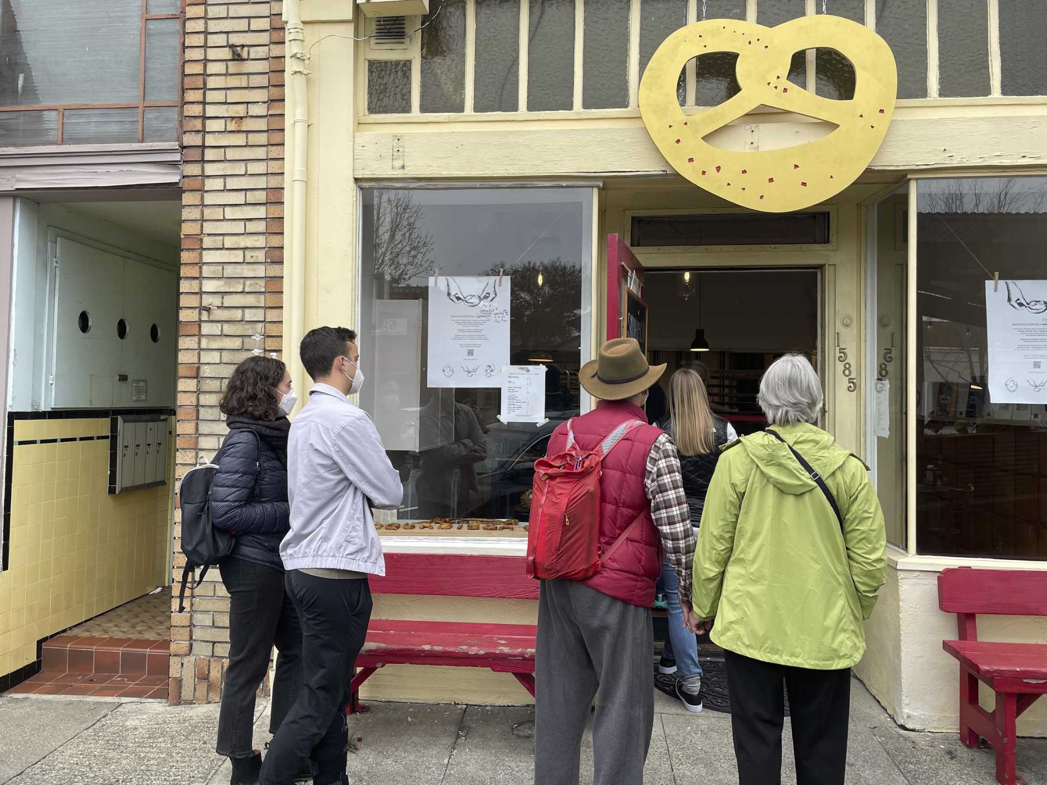 Berkeley's new German pretzel bakery is drawing huge lines. Here's which ones to actually get - Vimarsana News