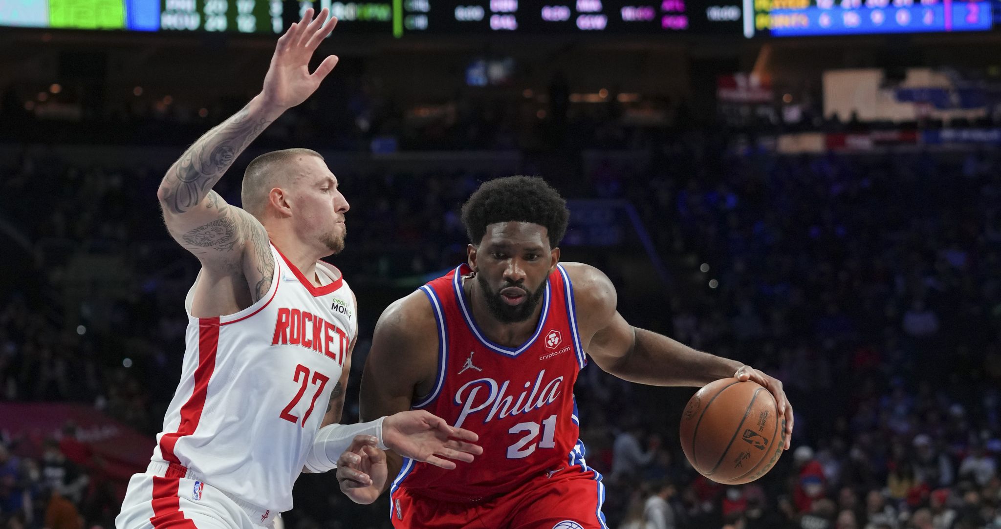Rockets juggle starters, return to 2-center lineup