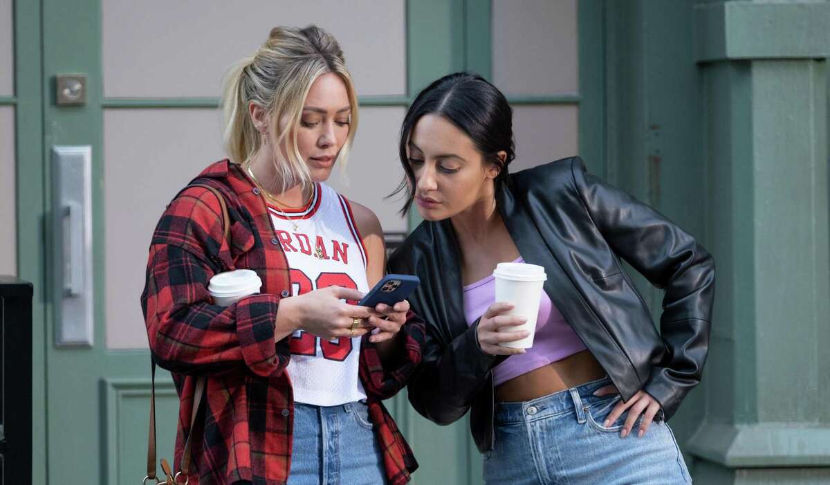 Hilary Duff and Francia Raisa star in “How I Met Your Father.”