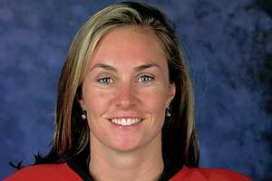 AJ Mleczko, an Olympic gold medalist in women's ice hockey and commentator for ESPN, MSG and NBC, will be presented with the New Canaan Country School's Amluni Award in 2022.