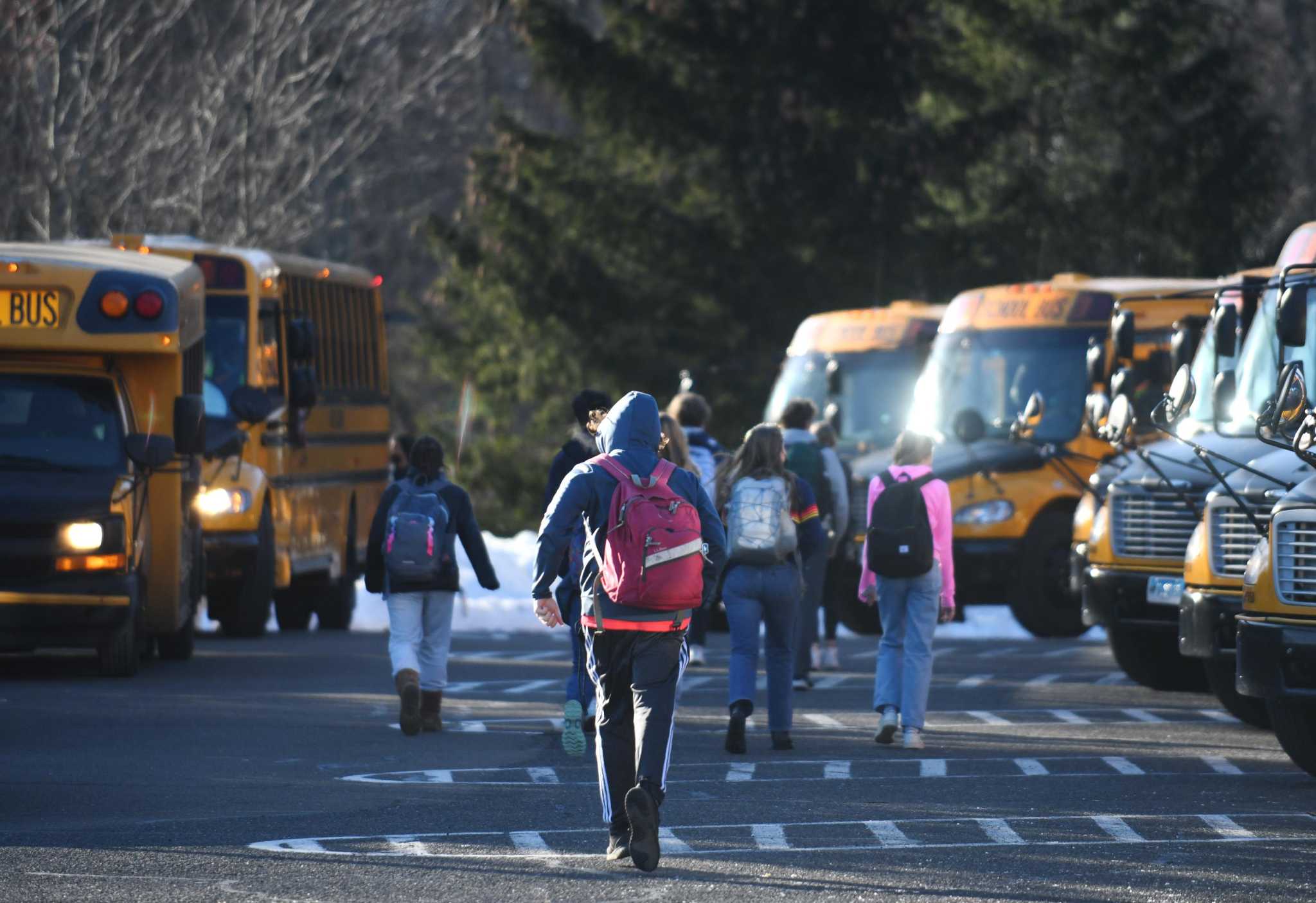 Parents, school board disagree over Darien's enrollment in state's Open Choice program - Vimarsana News